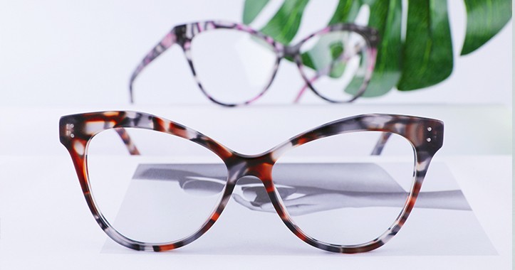 EYEGLASSES